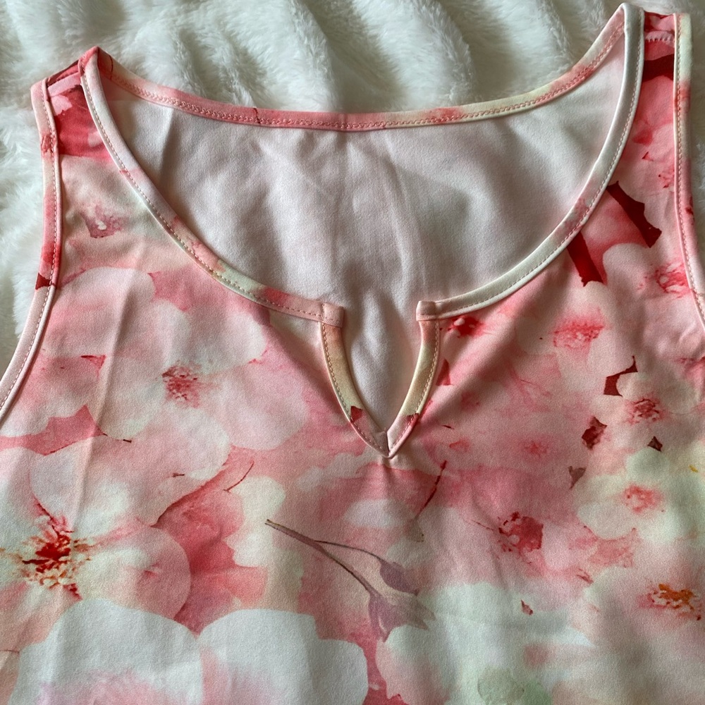 Floral Pink and White Women's Top - Picture 7 of 9
